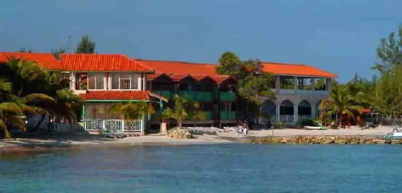 N-Resort 法尔茅斯